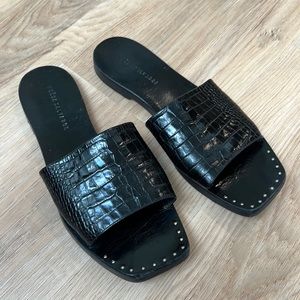 Freda Salvatore Jessa Square Toe Slip On Sandal - 7.5 / black embossed croc